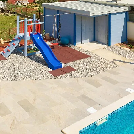 Spadici Sleeps 8 With Pool Air Con And Wifi Villa *