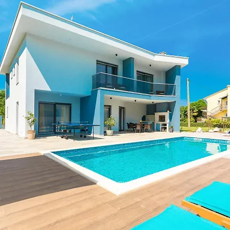 Spadici Sleeps 8 With Pool Air Con And Wifi Poreč