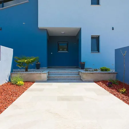 Spadici Sleeps 8 With Pool Air Con And Wifi Villa *